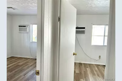 945 Holly Street, Bullhead City, AZ 86442 - Photo 9