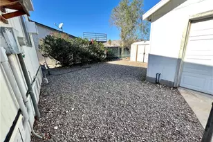 945 Holly St, Bullhead City, AZ 86442 - Photo 21