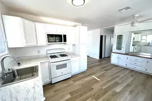 945 Holly St, Bullhead City, AZ 86442 - Photo 5