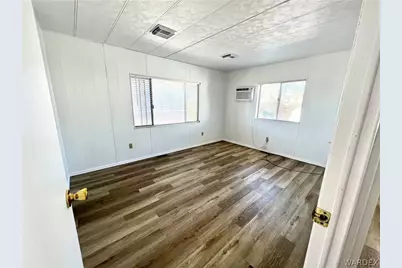 945 Holly Street, Bullhead City, AZ 86442 - Photo 17