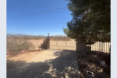 5465 W Earl Drive, Golden Valley, AZ 86413 - Photo 5