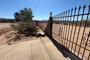 5465 W Earl Dr, Golden Valley, AZ 86413 - Photo 33