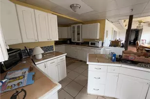 18176 N Peach Dr, Dolan Springs, AZ 86441 - Photo 17