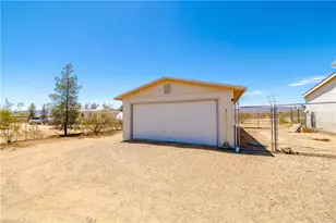 4729 N Stewart Mtn Rd, Golden Valley, AZ 86413 - Photo 27