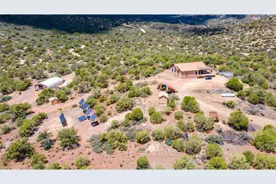 11030 S Quarter Horse Road, Wikieup, AZ 85360 - Photo 1