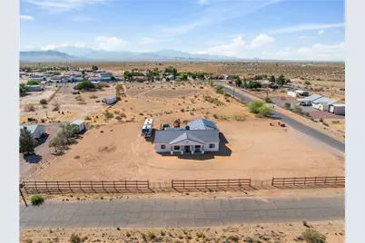 854 S Salt Place, Golden Valley, AZ 86413 - Photo 5