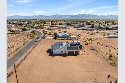 854 S Salt Place, Golden Valley, AZ 86413 - Photo 3
