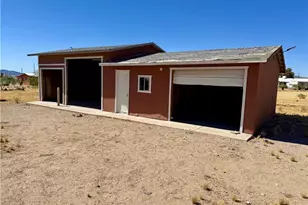 8051 W Seventh St, Dolan Springs, AZ 86441 - Photo 3