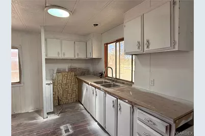 8051 W Seventh Street, Dolan Springs, AZ 86441 - Photo 21