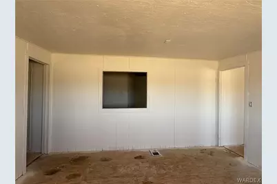 8051 W Seventh Street, Dolan Springs, AZ 86441 - Photo 15