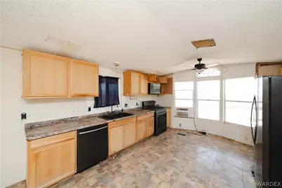 16435 S Wyatt Earp Road, Yucca, AZ 86438 - Photo 7