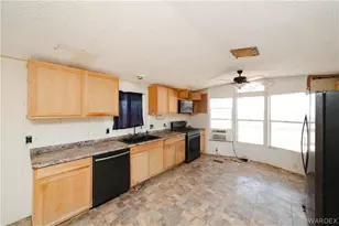 16435 S Wyatt Earp Rd, Yucca, AZ 86438 - Photo 7