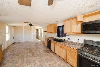16435 S Wyatt Earp Road, Yucca, AZ 86438 - Photo 9