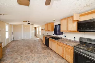 16435 S Wyatt Earp Rd, Yucca, AZ 86438 - Photo 9