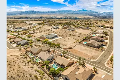 2882 Desert Trail Drive, Bullhead City, AZ 86429 - Photo 11