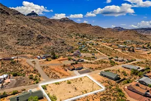 000 Bluff Rd, Golden Valley, AZ 86413 - Photo 1