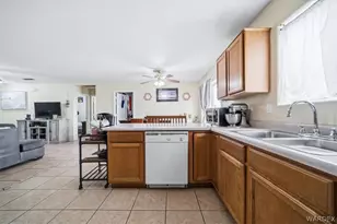 576 N Malibu Circle, Bullhead City, AZ 86442 - Photo 17