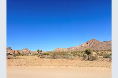 8 W Chuar Drive, Golden Valley, AZ 86413 - Photo 3