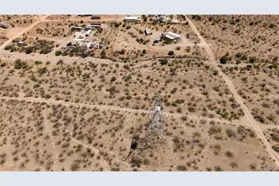 2034 S Guthrie Road, Golden Valley, AZ 86413 - Photo 11