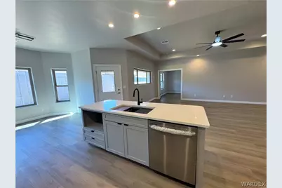 2061 Robert Mitchum Drive, Kingman, AZ 86409 - Photo 13