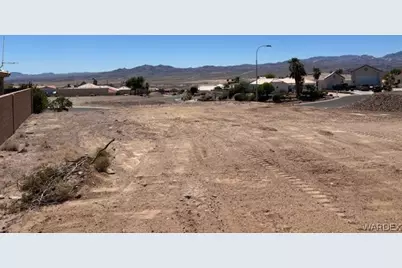 2566 N Ridge Avenue, Bullhead City, AZ 86429 - Photo 3