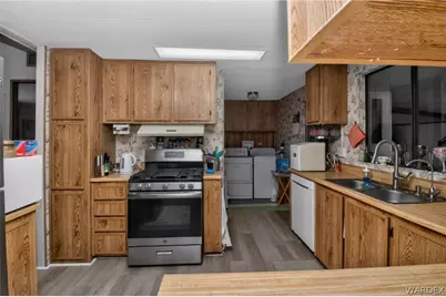 668 E Clearview Drive, Mohave Valley, AZ 86440 - Photo 17