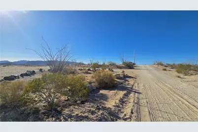 14279 S Anegam Road, Yucca, AZ 86438 - Photo 21