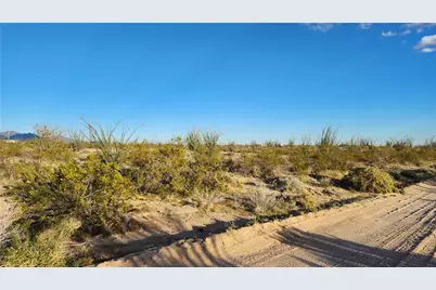 14279 S Anegam Road, Yucca, AZ 86438 - Photo 13