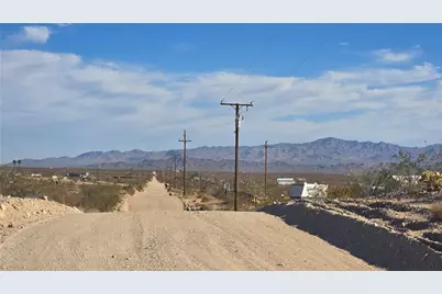 14279 S Anegam Road, Yucca, AZ 86438 - Photo 11