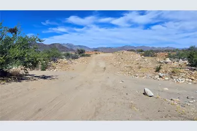 208-21-374 Lorton Drive, Yucca, AZ 86438 - Photo 3