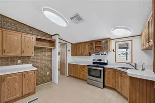 5576 Crystal Dr, Golden Valley, AZ 86413 - Photo 9