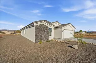 10037 N Larkspur Dr, Kingman, AZ 86401 - Photo 3