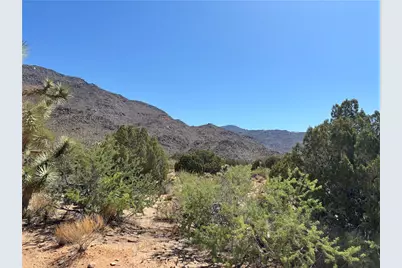 5221 E Crystal Springs Road, Yucca, AZ 86438 - Photo 13