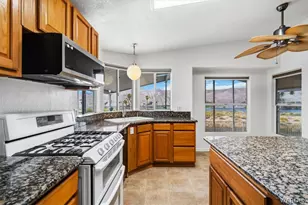 1933 Riverside Dr, Bullhead City, AZ 86442 - Photo 21