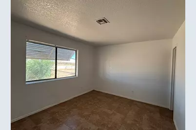 2700 W Shauna Drive, Golden Valley, AZ 86413 - Photo 9