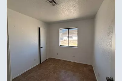 2700 W Shauna Drive, Golden Valley, AZ 86413 - Photo 7