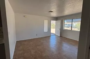 2700 W Shauna Dr, Golden Valley, AZ 86413 - Photo 15