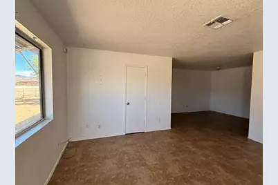 2700 W Shauna Drive, Golden Valley, AZ 86413 - Photo 3