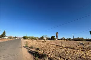 5553 W Abrigo Dr, Golden Valley, AZ 86413 - Photo 35