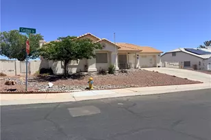 611 Carlton St, Kingman, AZ 86409 - Photo 1