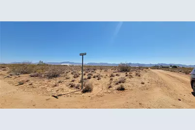 000 Todilto Drive, Golden Valley, AZ 86413 - Photo 1