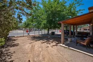 3563 E Warbler Ln, Kingman, AZ 86409 - Photo 7