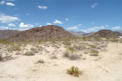 10638 S Cascabel Road, Yucca, AZ 86438 - Photo 7