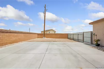 1750 Greenfield Drive, Bullhead City, AZ 86442 - Photo 9