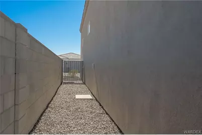1821 E Desert Bloom Drive, Mohave Valley, AZ 86440 - Photo 45