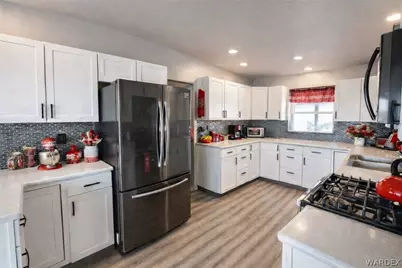 21422 S Appaloosa Road, Yucca, AZ 86438 - Photo 15