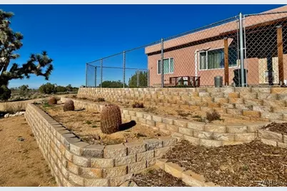 21422 S Appaloosa Road, Yucca, AZ 86438 - Photo 3