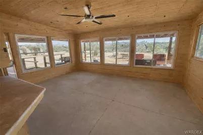 21422 S Appaloosa Road, Yucca, AZ 86438 - Photo 11