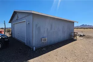 1097 S Concho Rd, Golden Valley, AZ 86413 - Photo 17