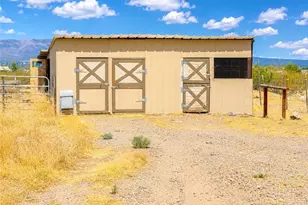 820 S Egar Rd, Golden Valley, AZ 86413 - Photo 33